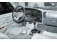 Интерьер 4Runner напоминает легковой автомобиль – элегантная приборная панель без особой «джиперской» вычурности и низкая «легковая» посадка на сиденьях.