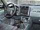 Toyota RAV-4 1994 – 2000 г. в. Торпедо выполнено качественно и оригинально – на приборном щитке каждый указатель расположен в индивидуальном колодце, а с пассажирской стороны есть удобная полочка и подстаканник.