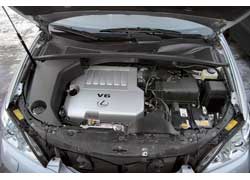 Lexus RX 350 – продолжатель популярной серии 300/330. Двигатель объемом 3,5 литра – единственное отличие новой модели. 