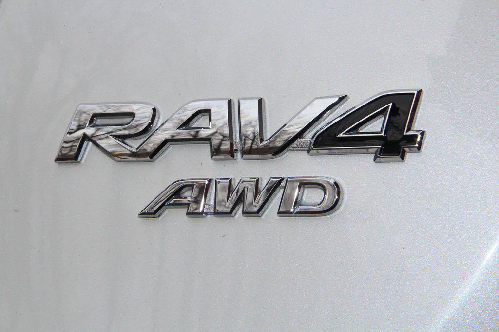 РўРµСЃС‚-РґСЂР°Р№РІ Toyota RAV4 2.2 D-CAT